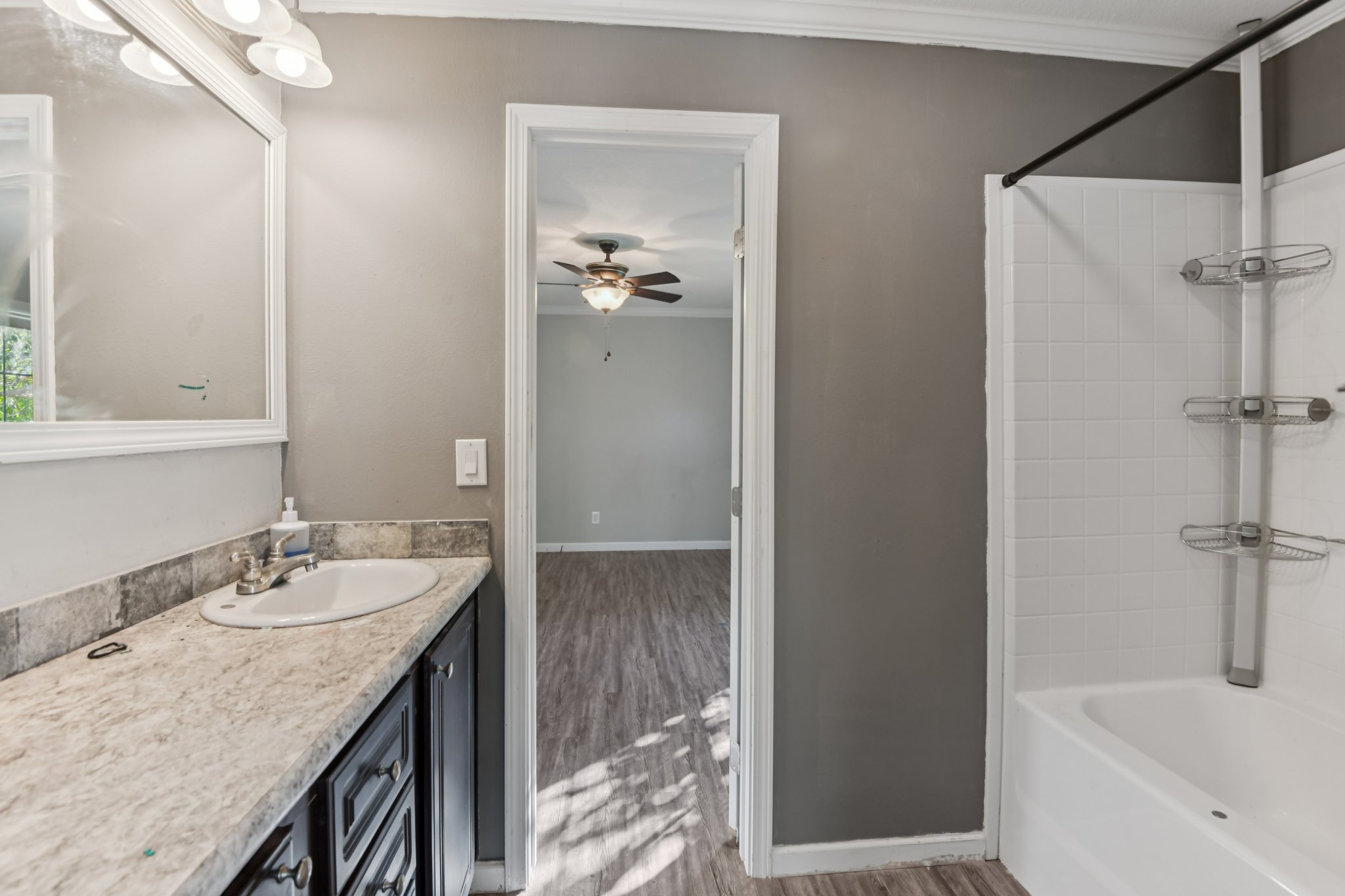 Bosley Dr-S1911-024.jpg