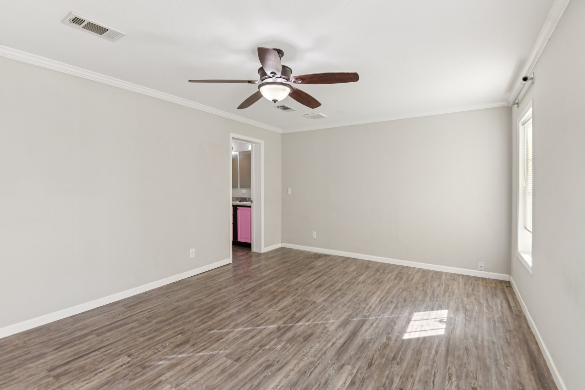 Bosley Dr-S1911-030.jpg