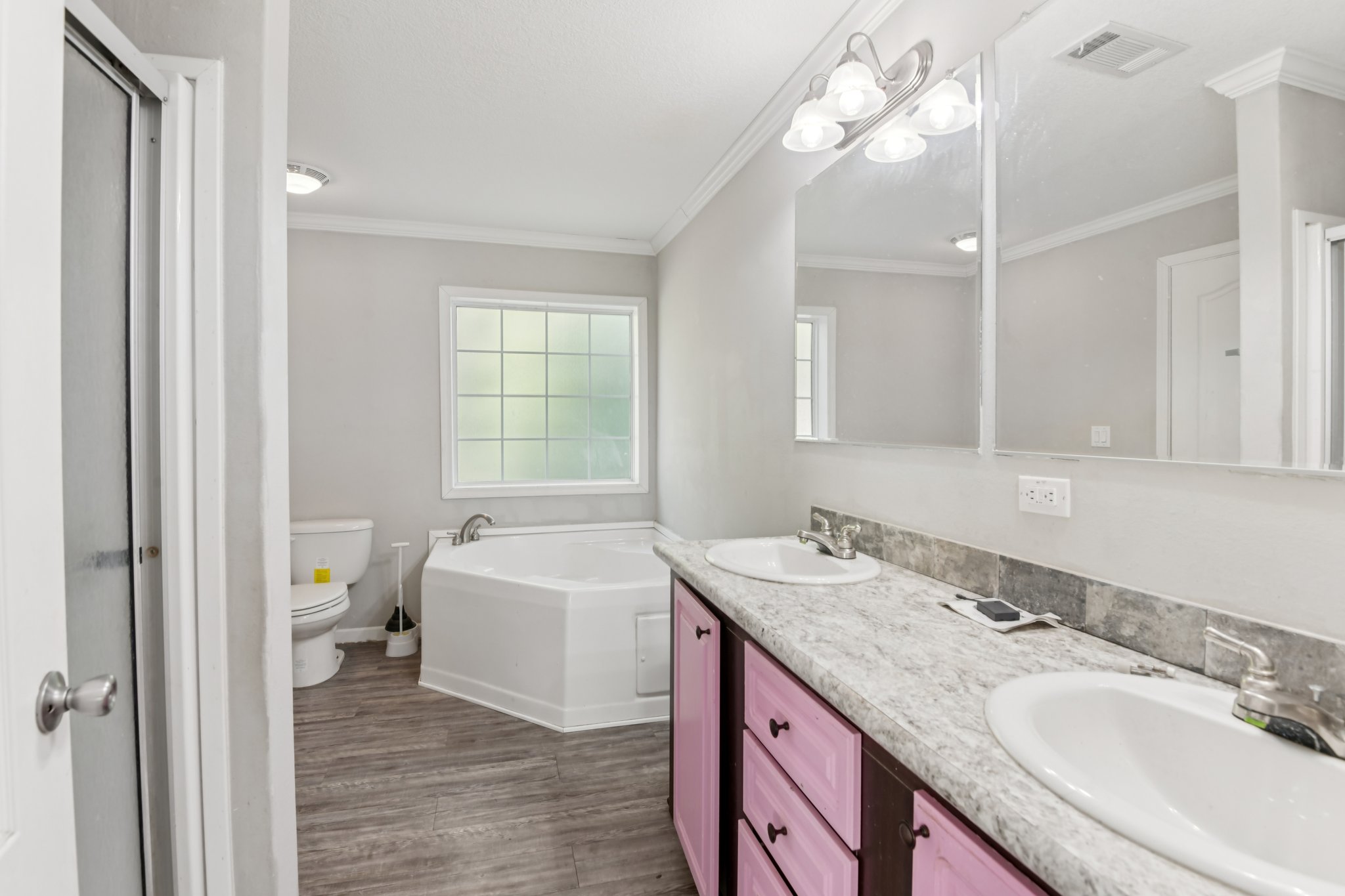 Bosley Dr-S1911-031.jpg