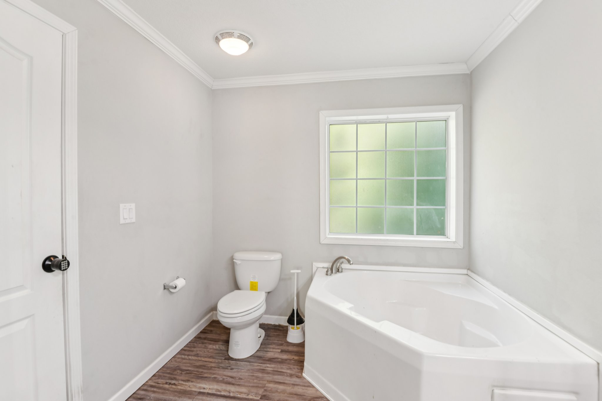 Bosley Dr-S1911-033.jpg