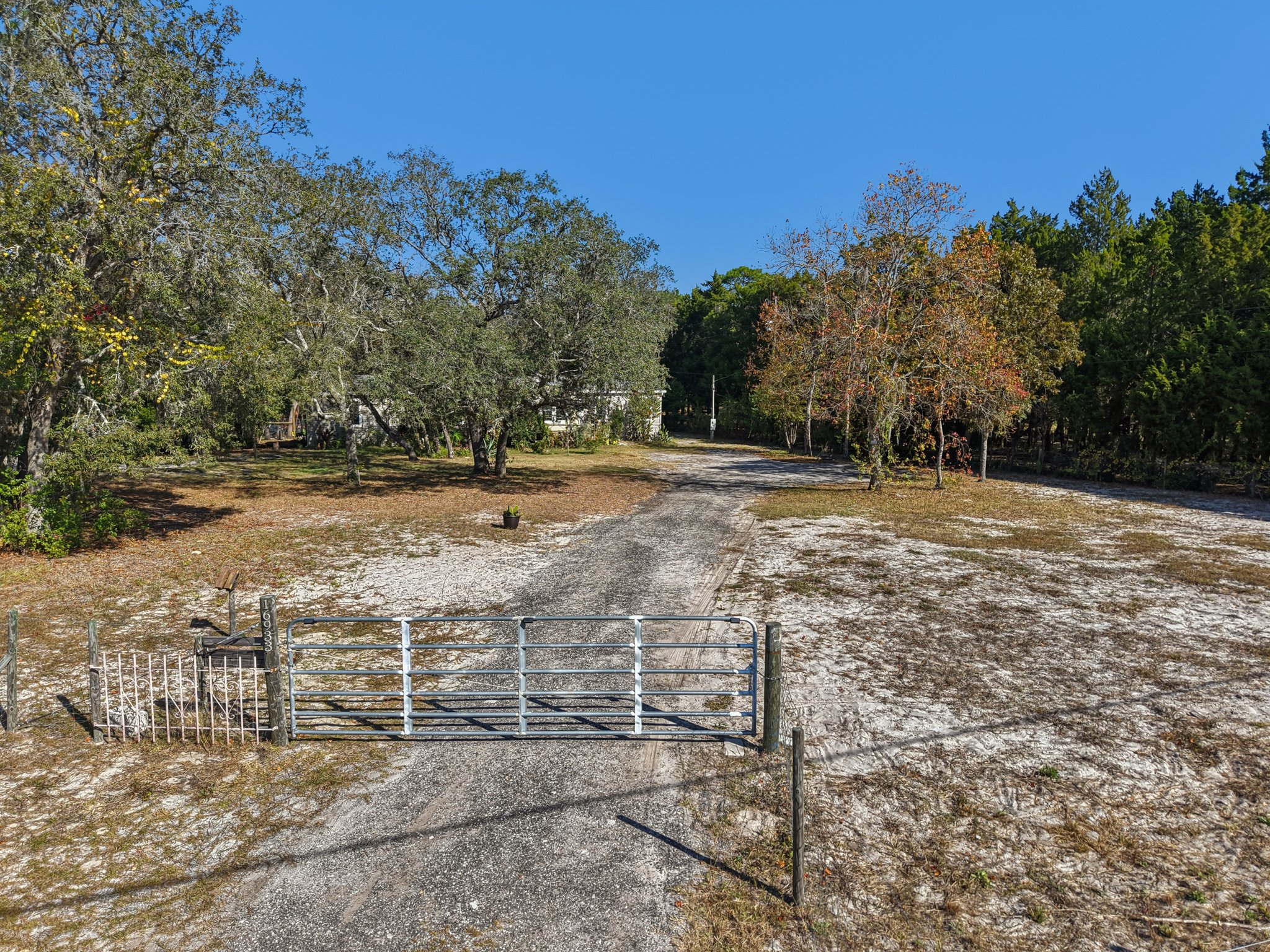 Bosley Dr-S1911-050.jpg