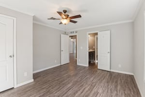 Bosley Dr-S1911-026.jpg