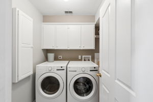 Laundry Room w/ laundry sink