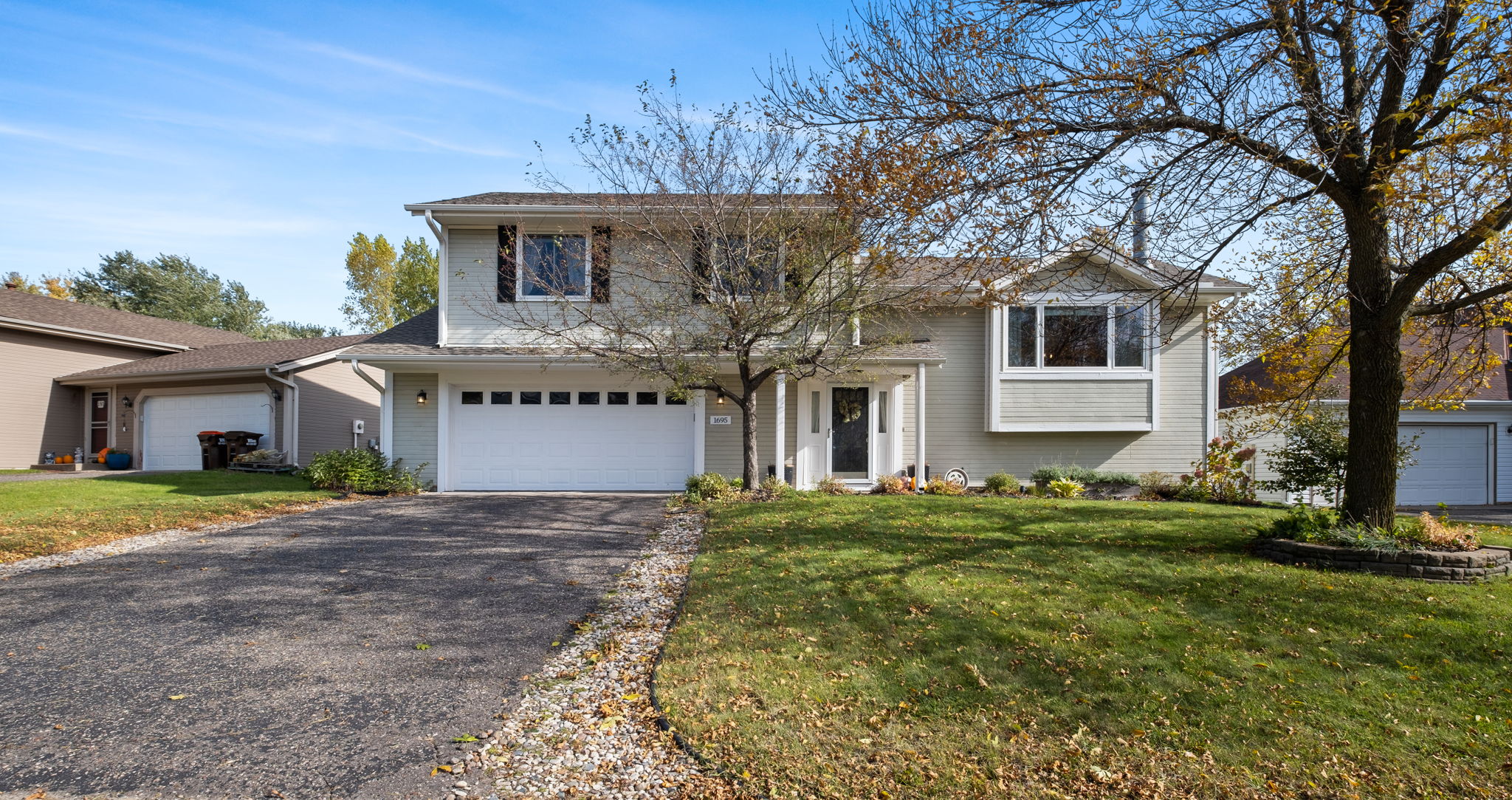 1695 Helena Rd N, Oakdale, MN 55128 Press Play Media