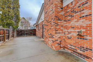  Photo 44