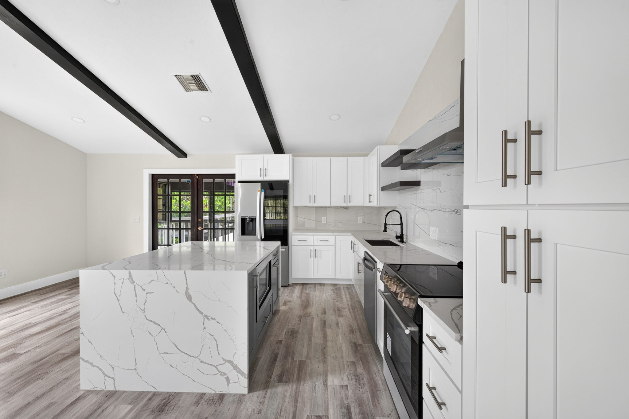 Kitchen 2 of 3