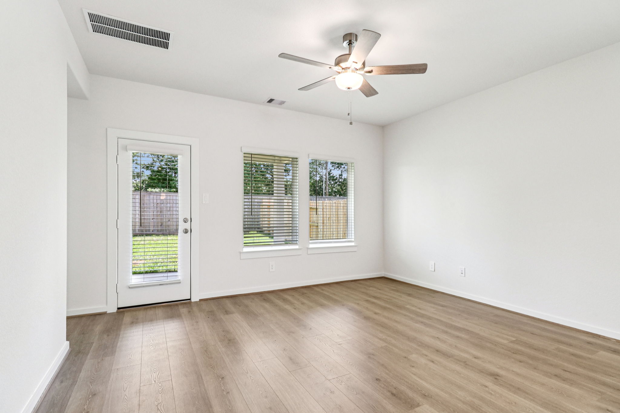 Houston - Mavera - 16980 Juniper Blossom Bnd Conroe TX 77302 - 006