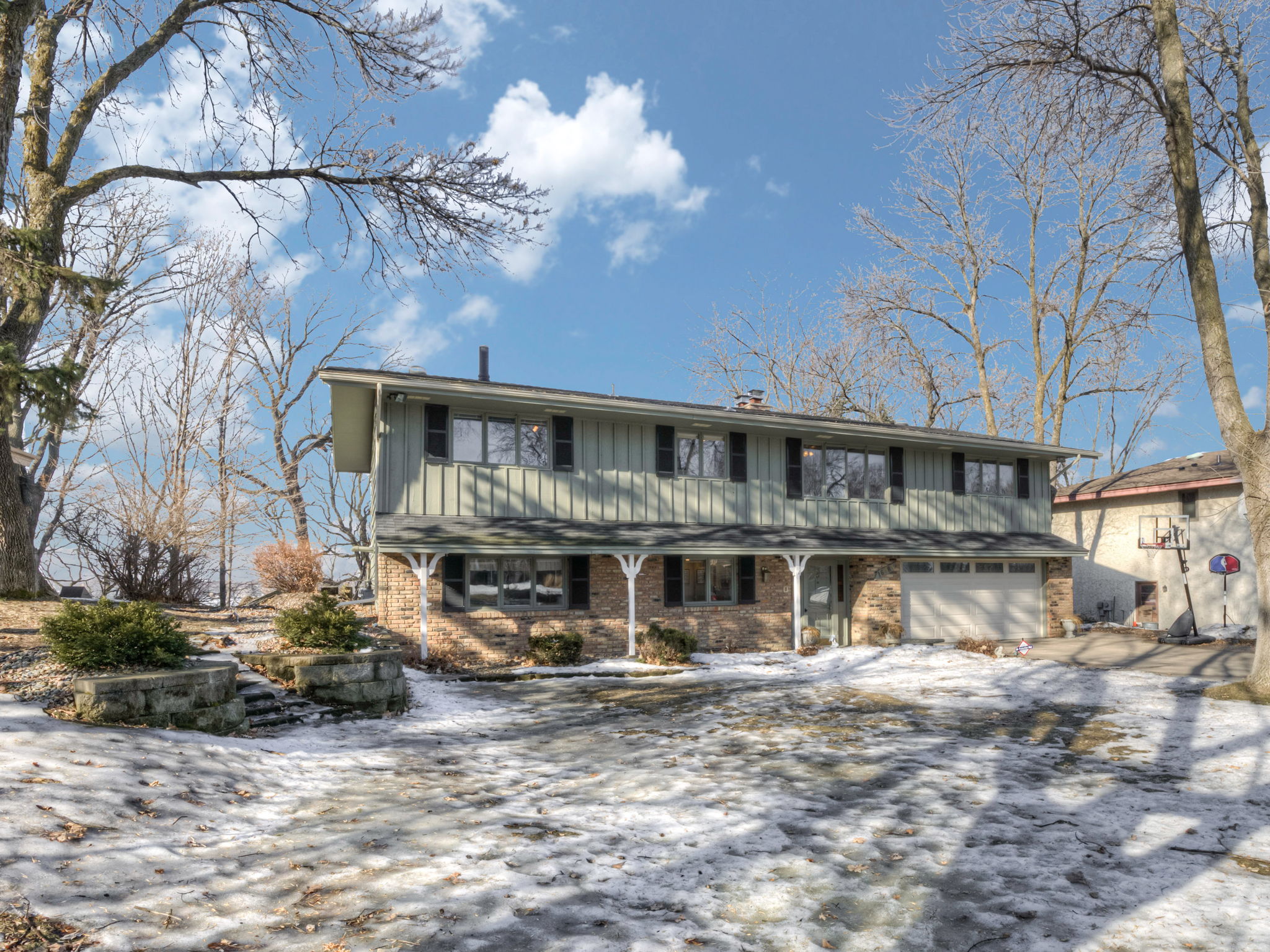 16983 Weaver Lake Drive, Maple Grove ArchiPix