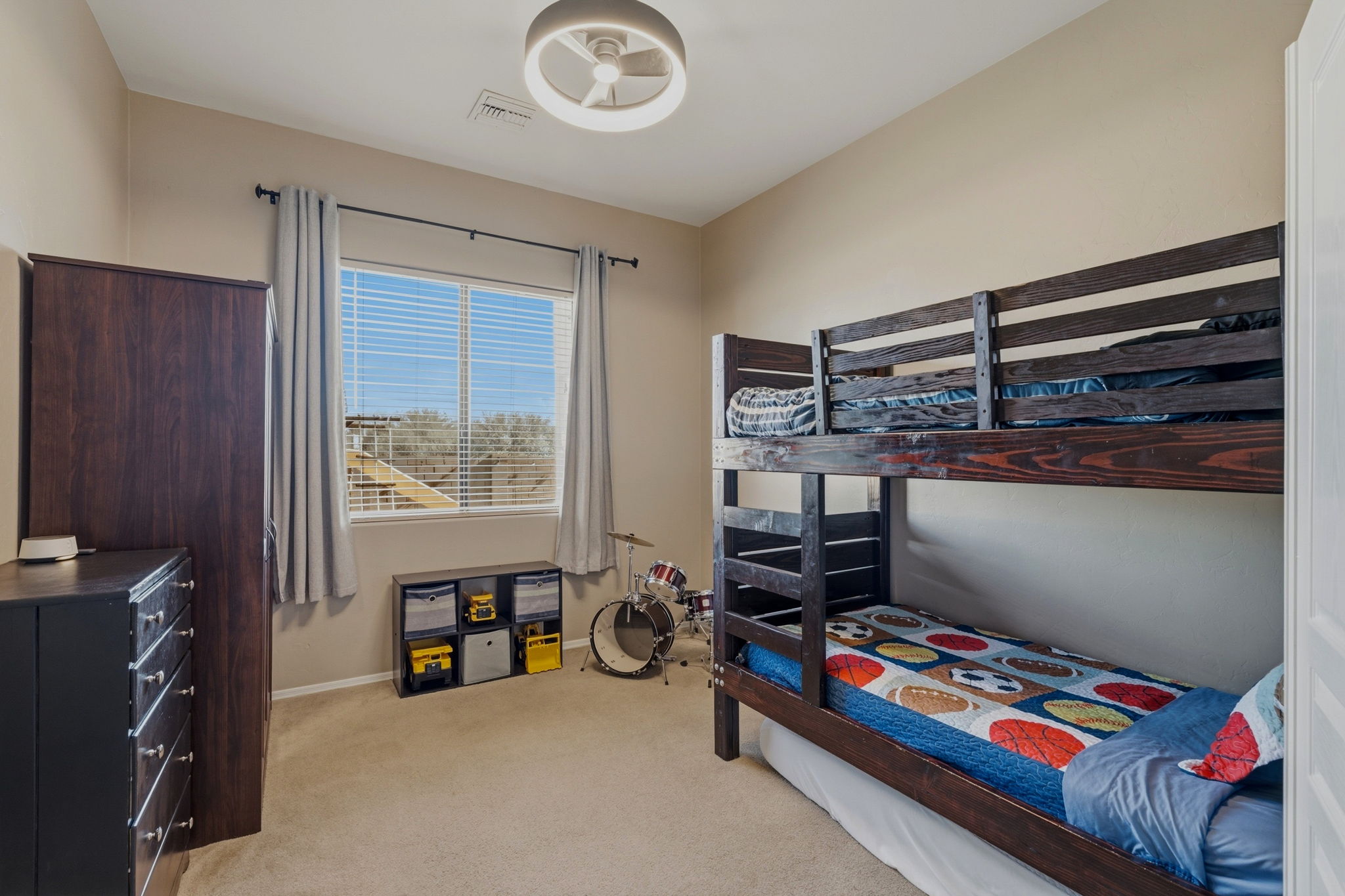  Photo 68