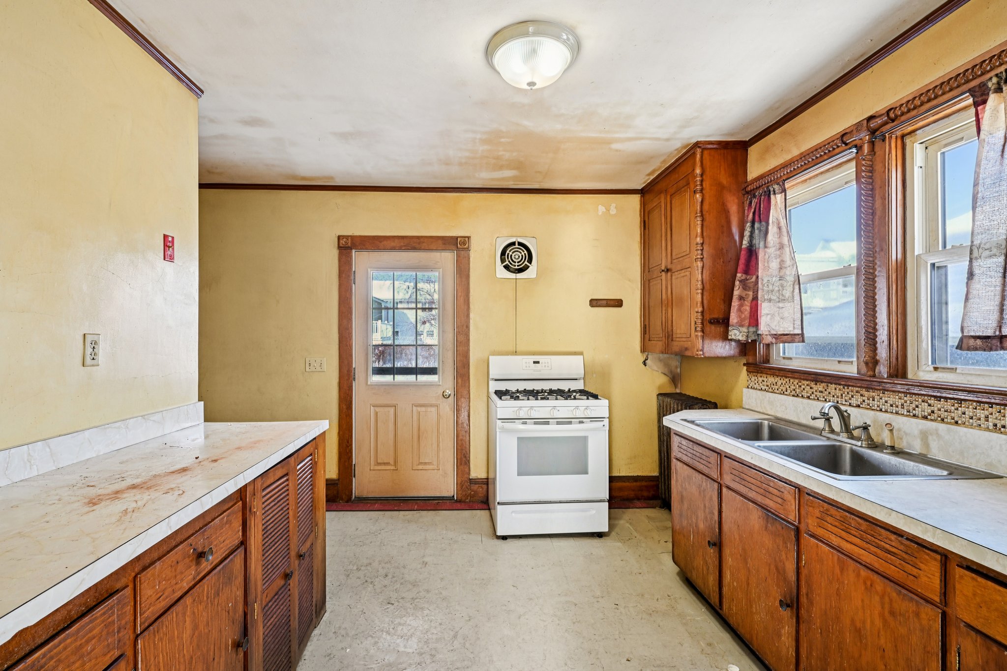 16A Willard St-S2901-007.jpg