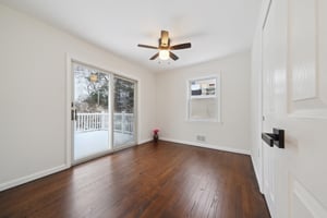 1 Bedoom with sliders to deck