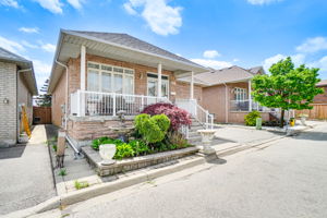 17 Amalfi court, Vaughan ON