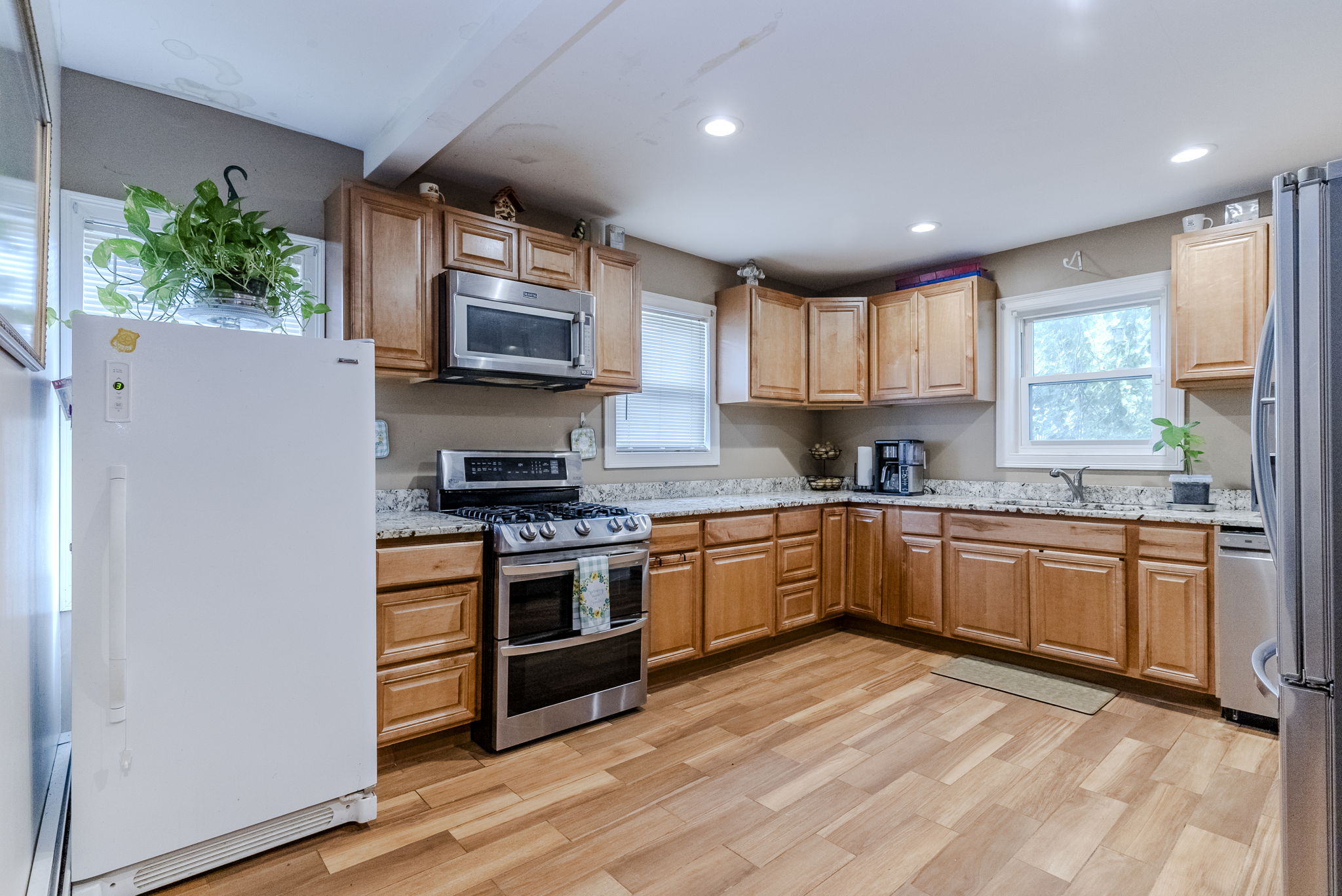 Spacious Kitchen with Modern Appliances