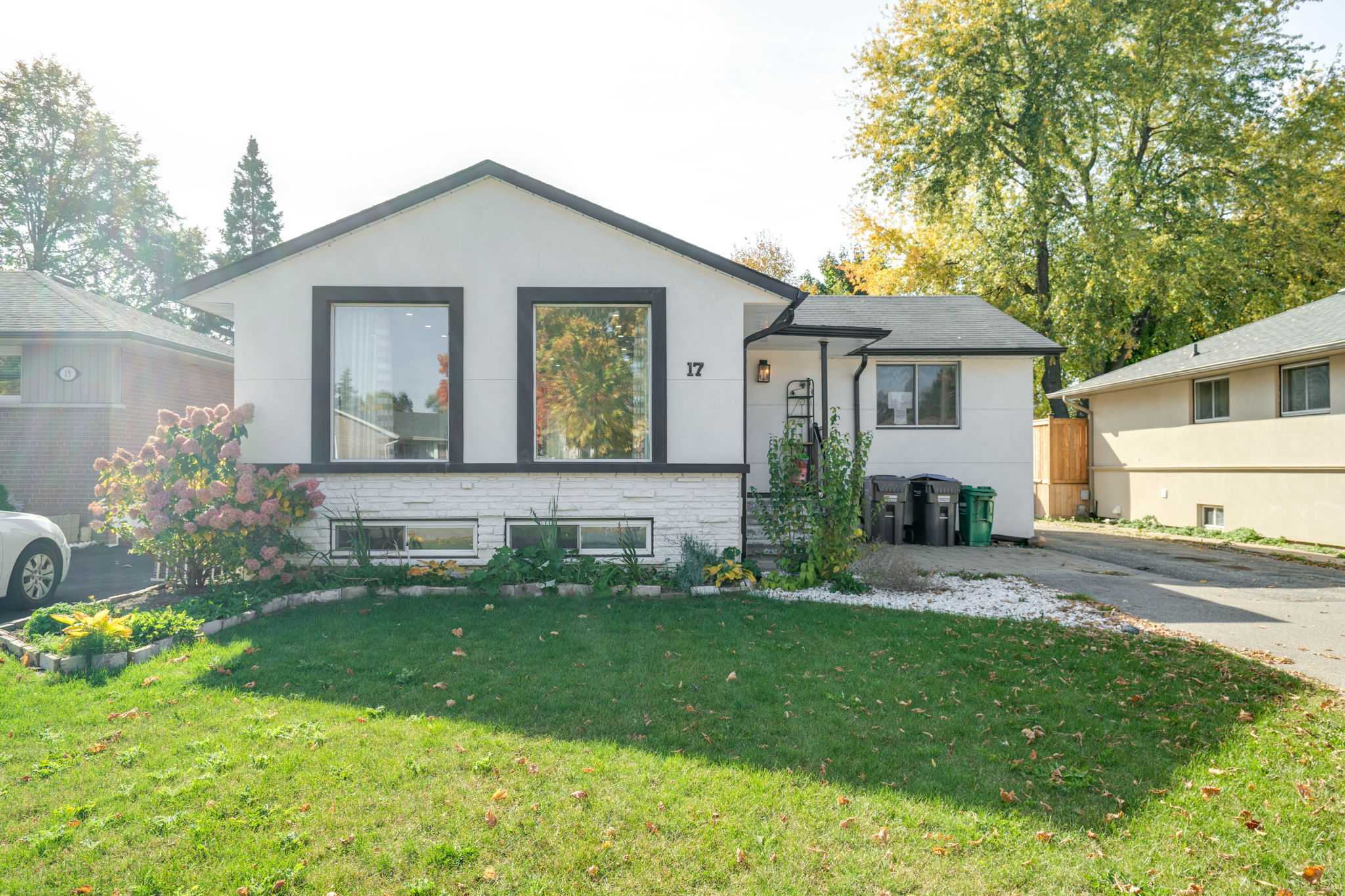 17 Coniston Ave