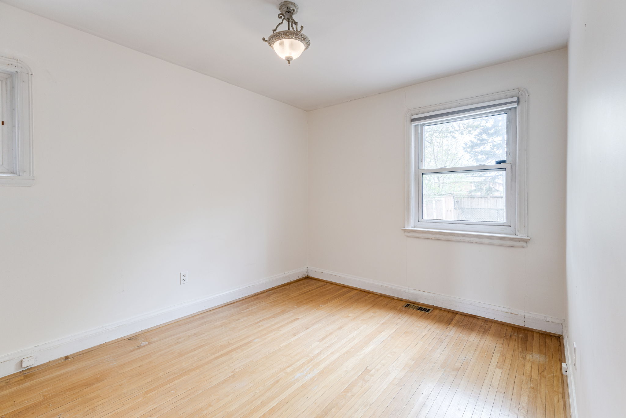 Toronto property showcase — delivered property photograph 19