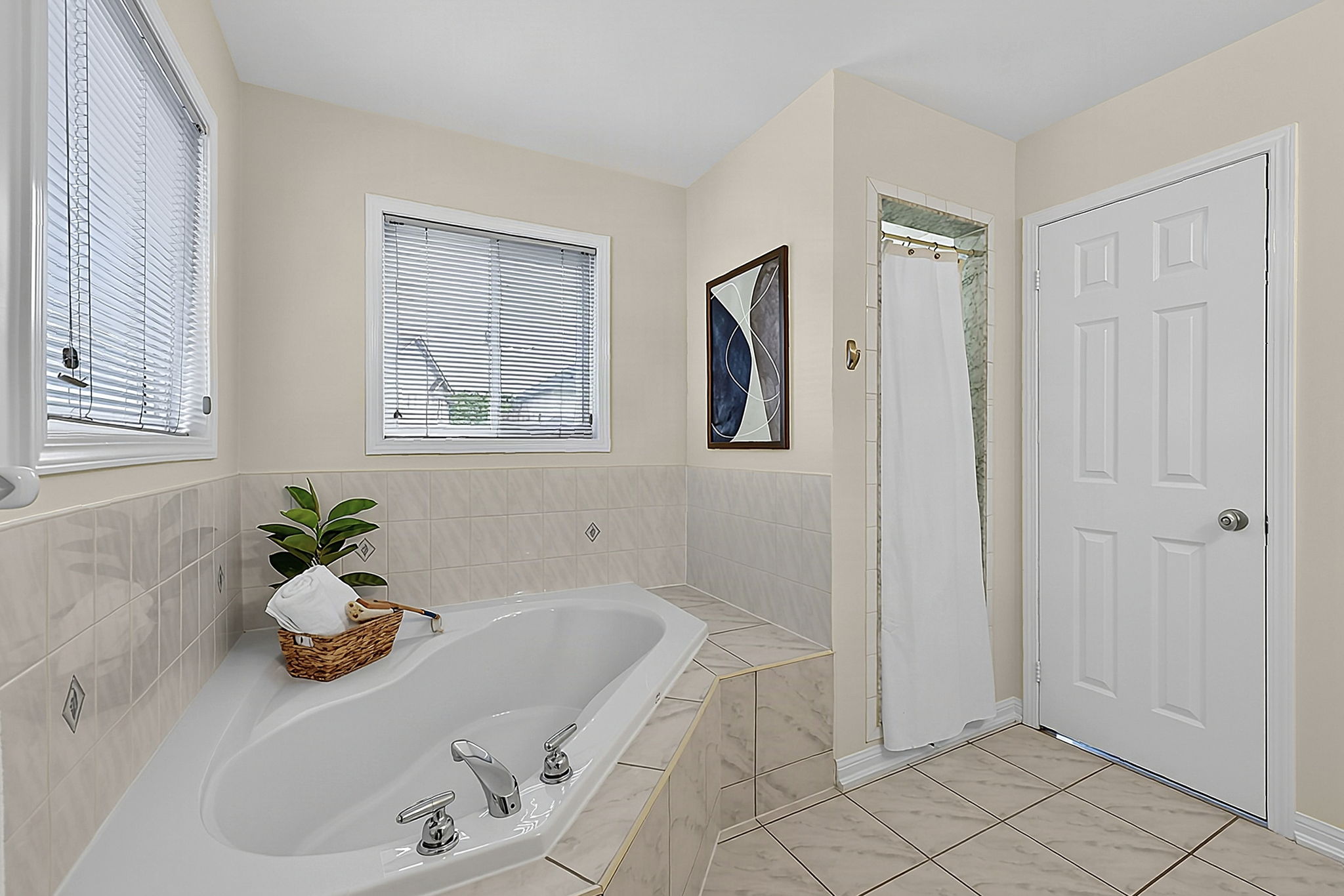  Photo 44