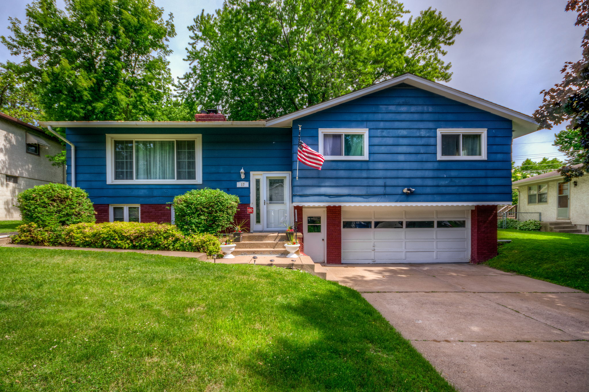  17 Imperial Drive E, West St. Paul, MN 55118, US