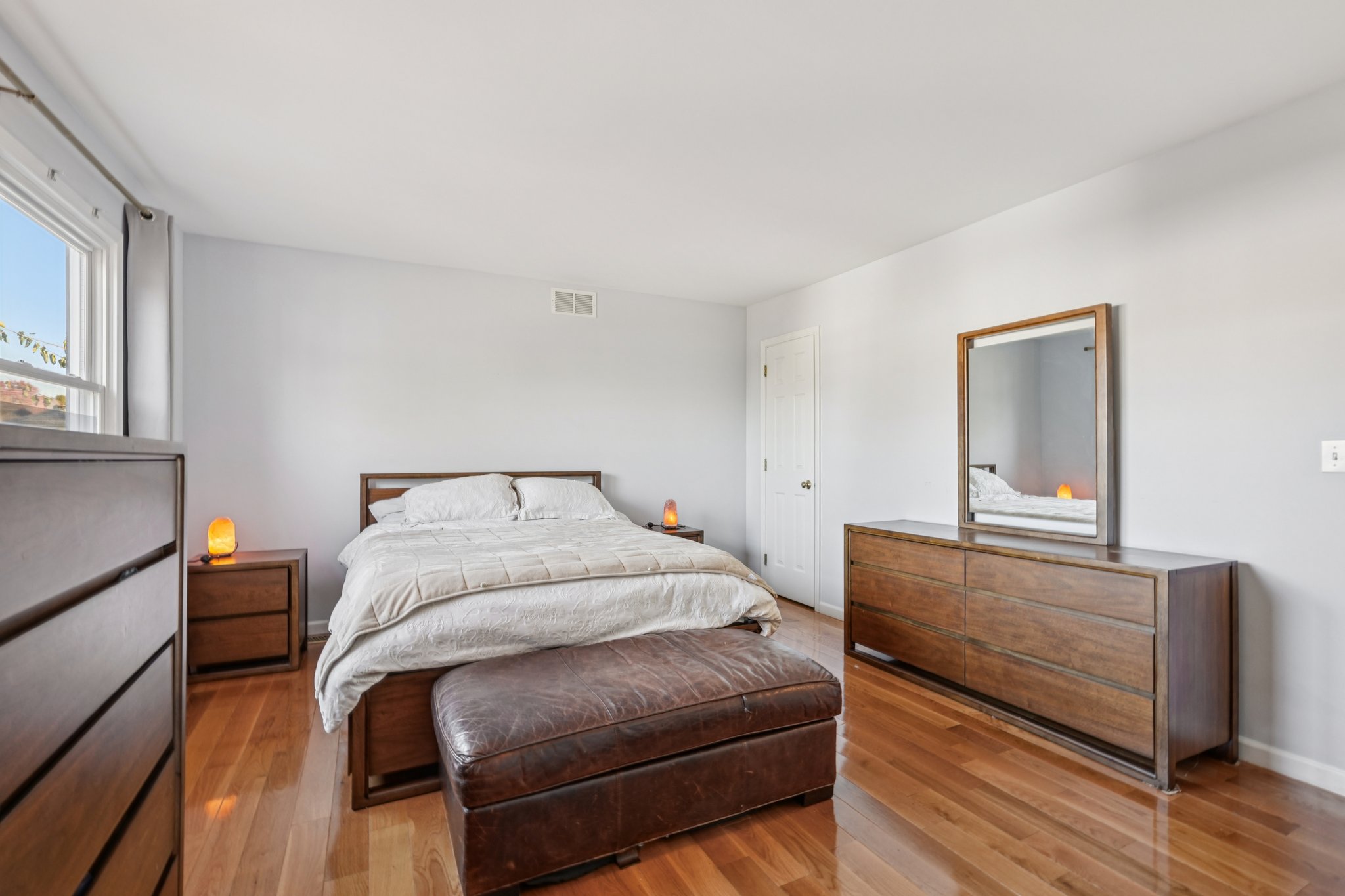 Locust St-S2610-017.jpg