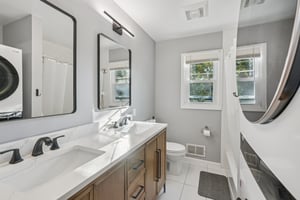 Locust St-S2610-020.jpg