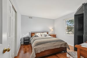 Locust St-S2610-021.jpg