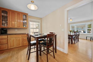 Eat-in-kitchen with Coffee Bar
