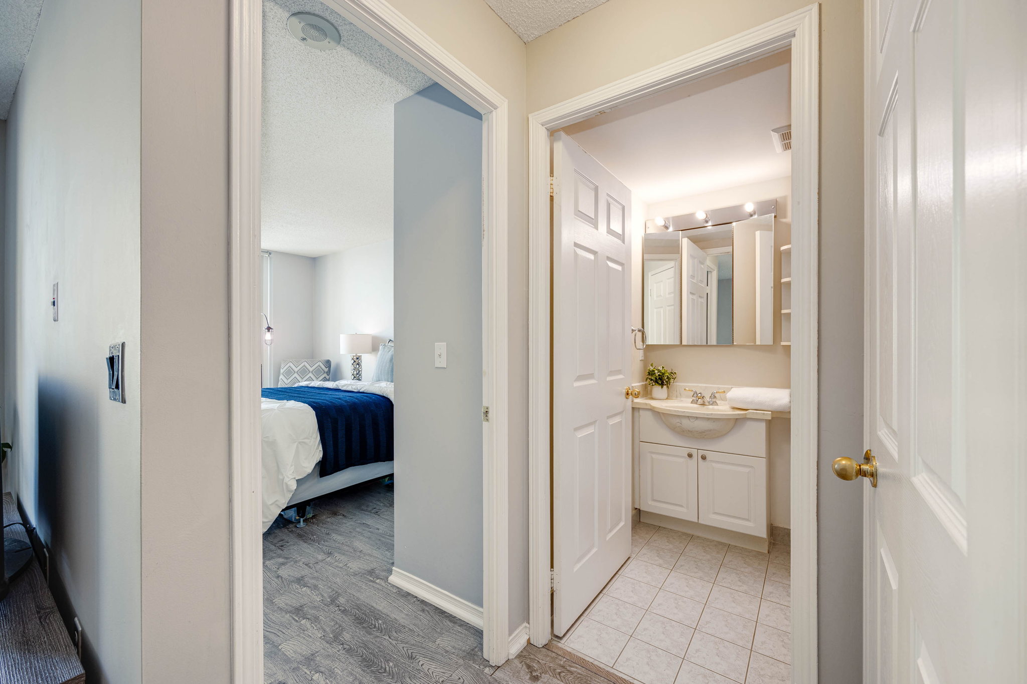 17 Michael Power Pl, Etobicoke, ON M9A 5G5, Canada Photo 16