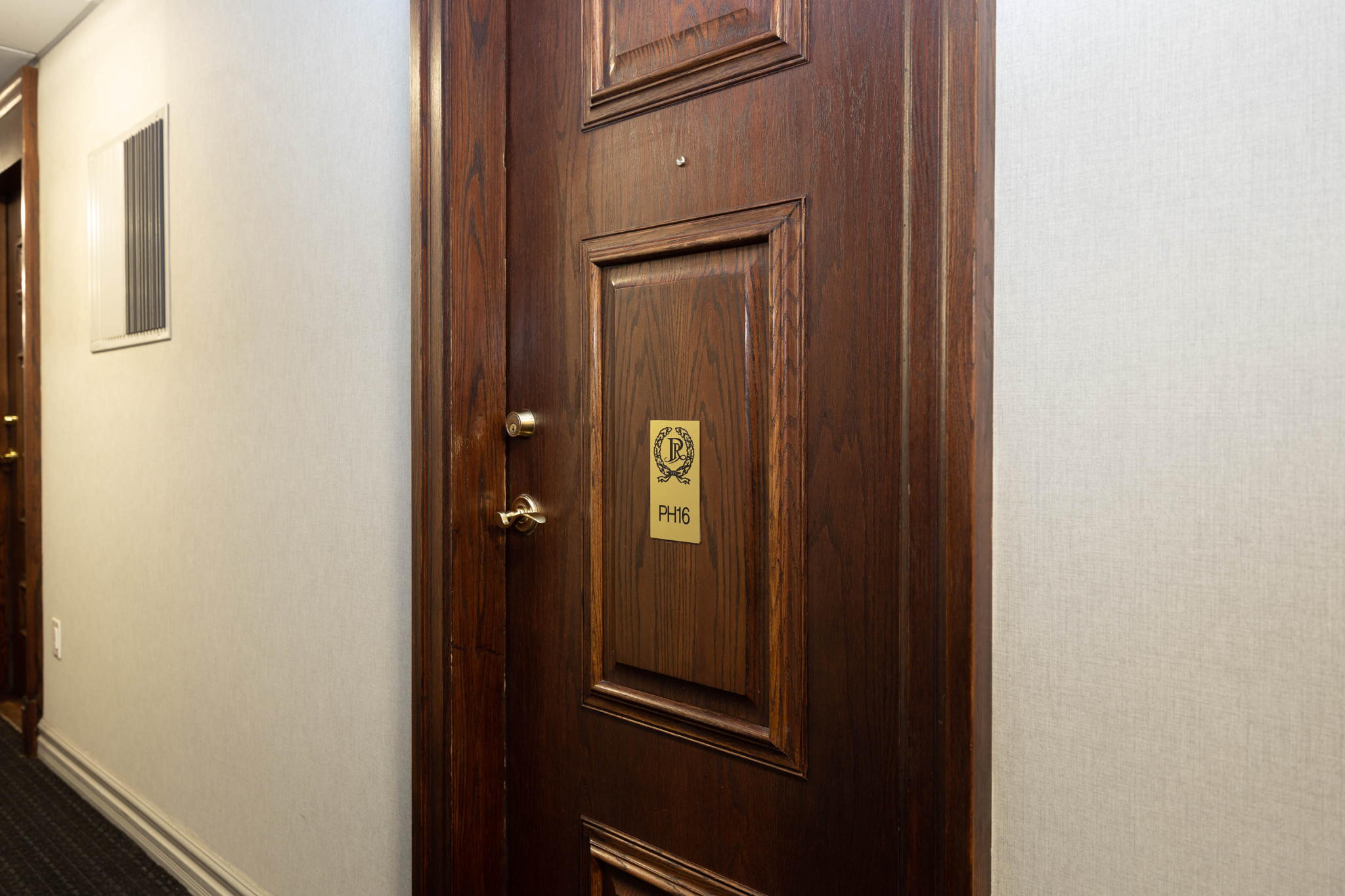 17 Michael Power Pl, Etobicoke, ON M9A 5G5, Canada Photo 6