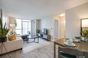 17 Michael Power Pl, Etobicoke, ON M9A 5G5, Canada Photo 9