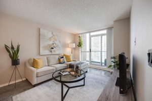 17 Michael Power Pl, Etobicoke, ON M9A 5G5, Canada Photo 11