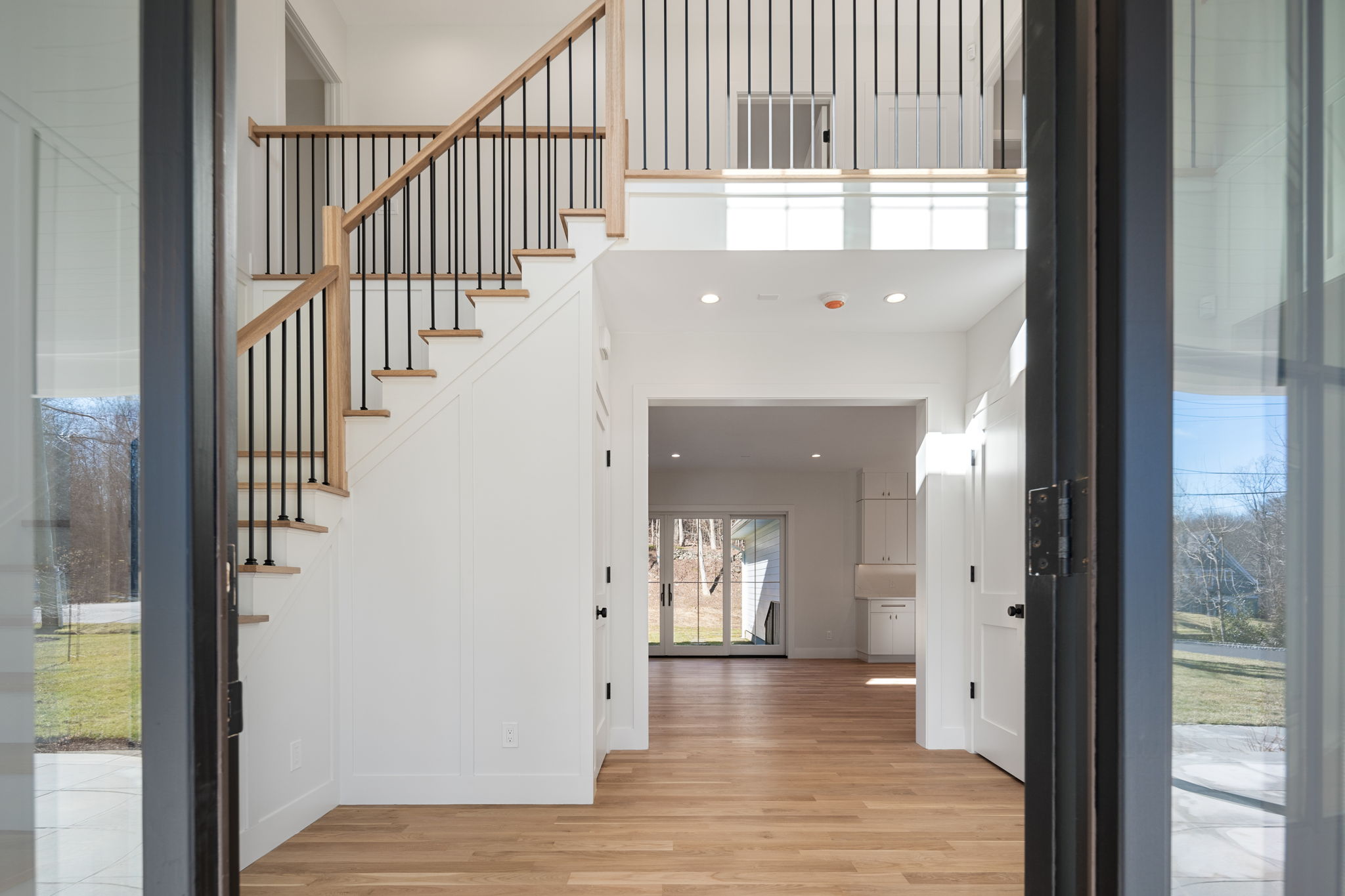 Gorgeous entry with double height foyer
