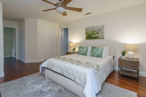 Photo 65