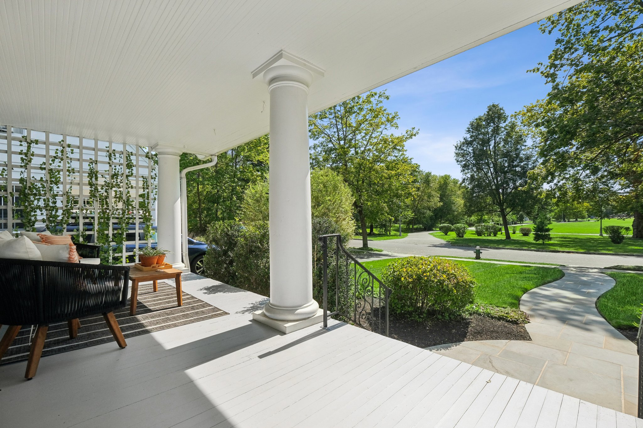 Only 16 lucky homes share this front-row seat to Edgemont Park — and 17 Parkway is one of them. A view this rare is more than scenery, it’s a lifestyle.