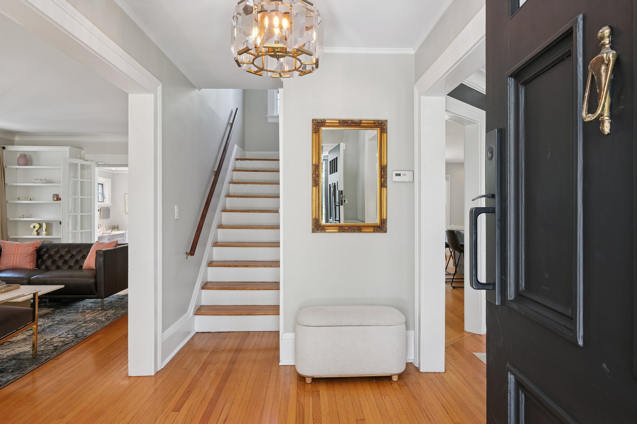 Just 3 blocks from the NYC/Hoboken train and "Honey, I’m home!”  You're also blocks to Upper Montclair: boutique shops, candlelit dinners, and cafés perfect for weekend coffee rituals.