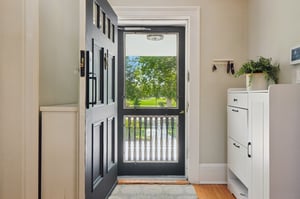 Right out your front door to Edgemont Park - Montclair’s crown jewel with wide open lawns, a winding path, the best playground, and a serene pond. From morning walks to evening dog meet ups, the best of town life unfolds right here.