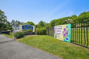 Presby Memorial Iris Gardens, known as the ‘Rainbow on the Hill,’ showcases over 14,000 irises in full bloom each spring. Just minutes from home, it’s an award-winning destination that draws visitors from around the world to Montclair.
