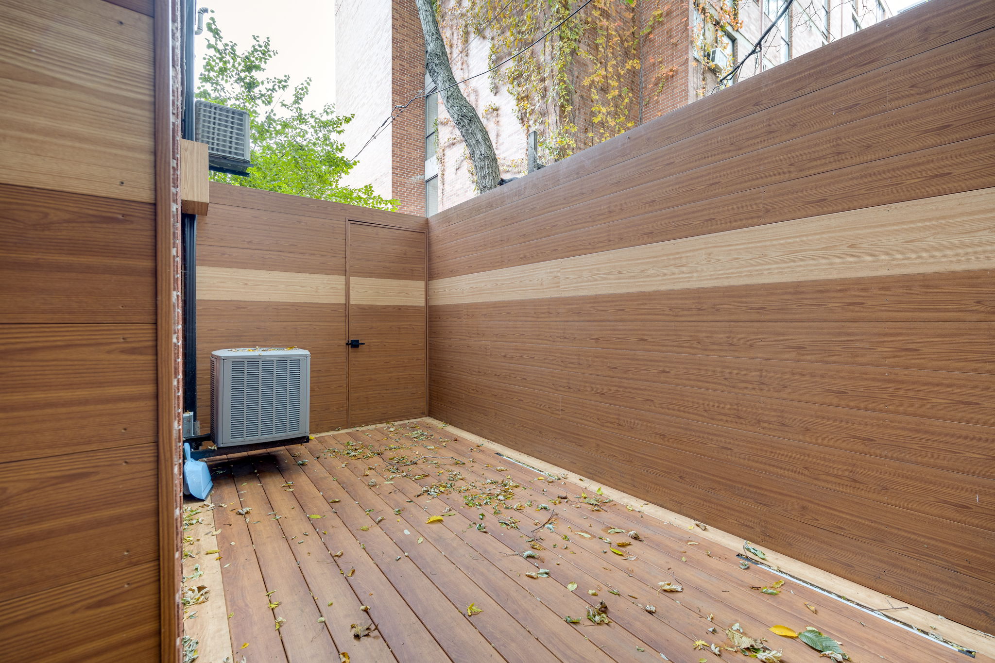 Toronto property showcase — delivered property photograph 31
