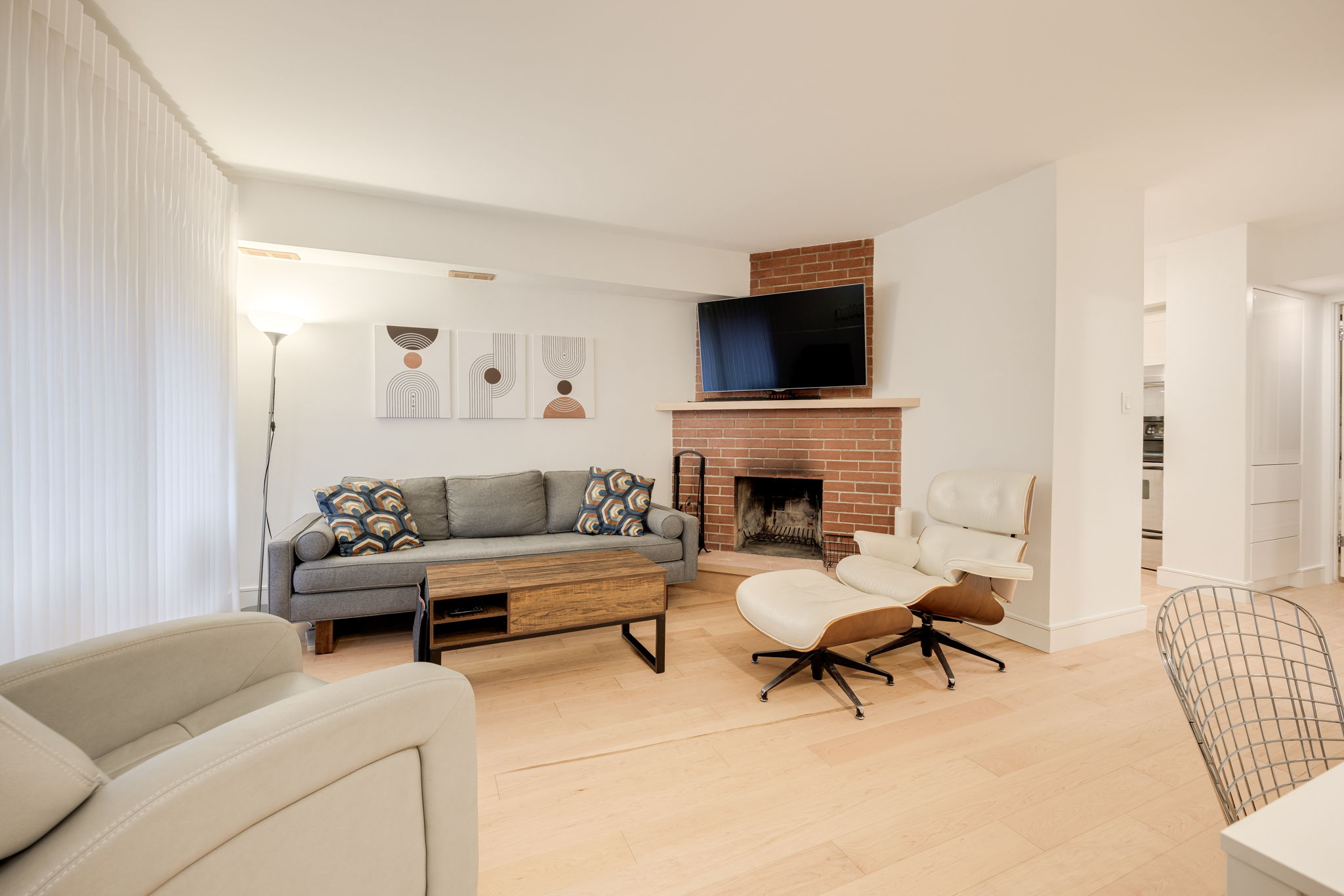 Toronto property showcase — delivered property photograph 3