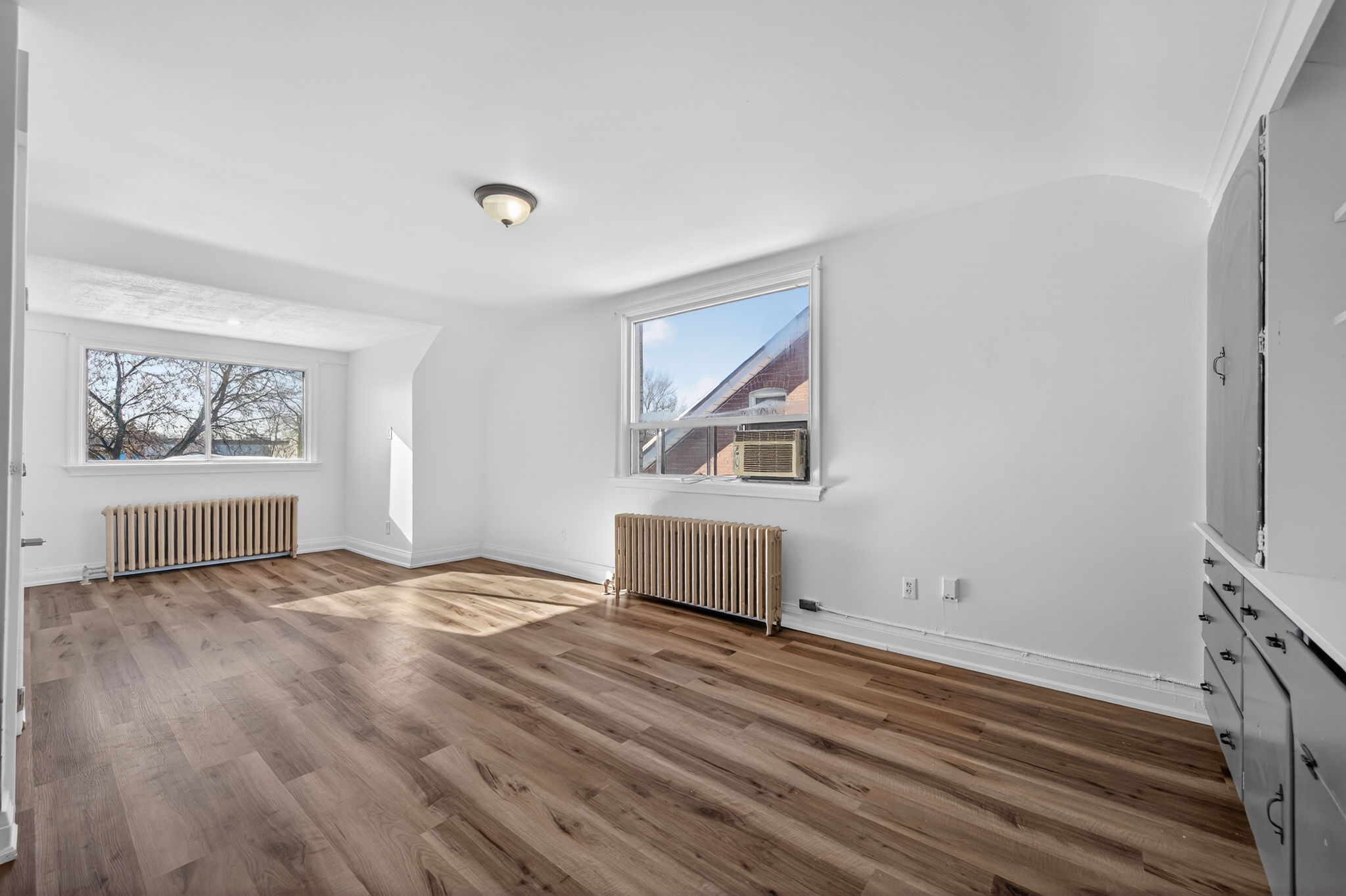 17 Southbourne Ave Toronto, ON M3H 1A2