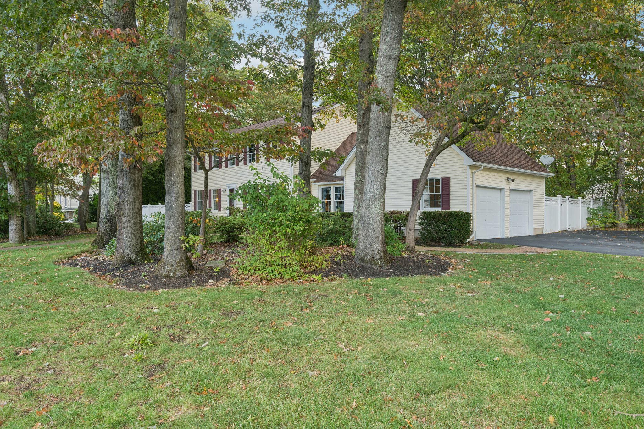 Sunwood Dr-S2110-003.jpg