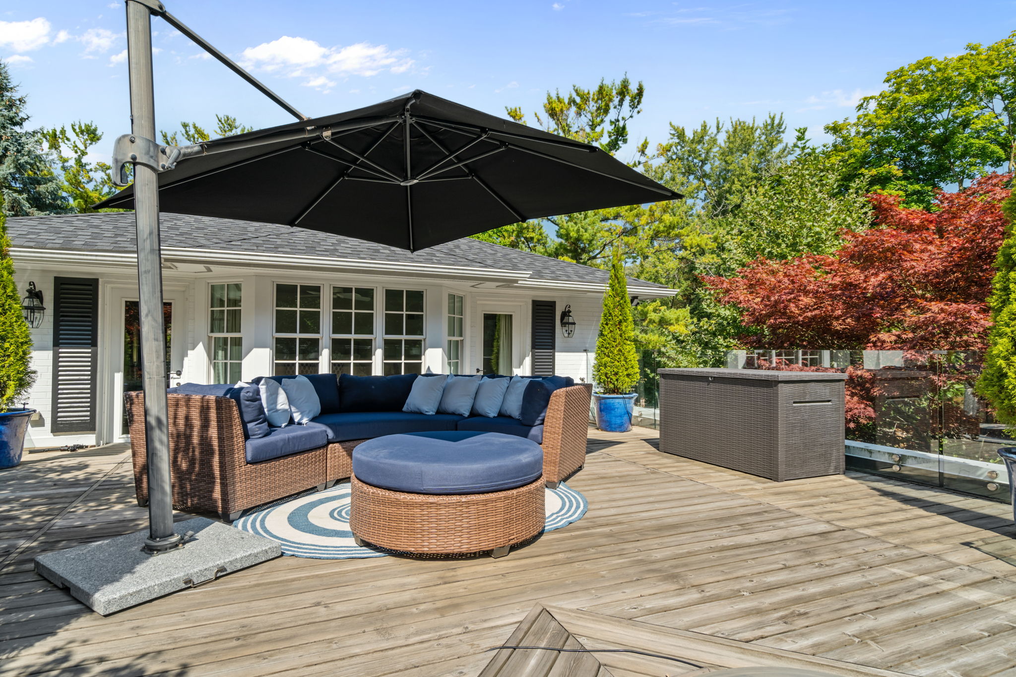 17 Valleyanna Dr Toronto, ON M4N 1J7