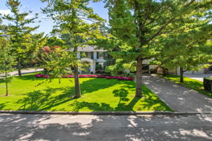 17 Valleyanna Dr, Toronto ON — real estate photography by Amazing Photo Video