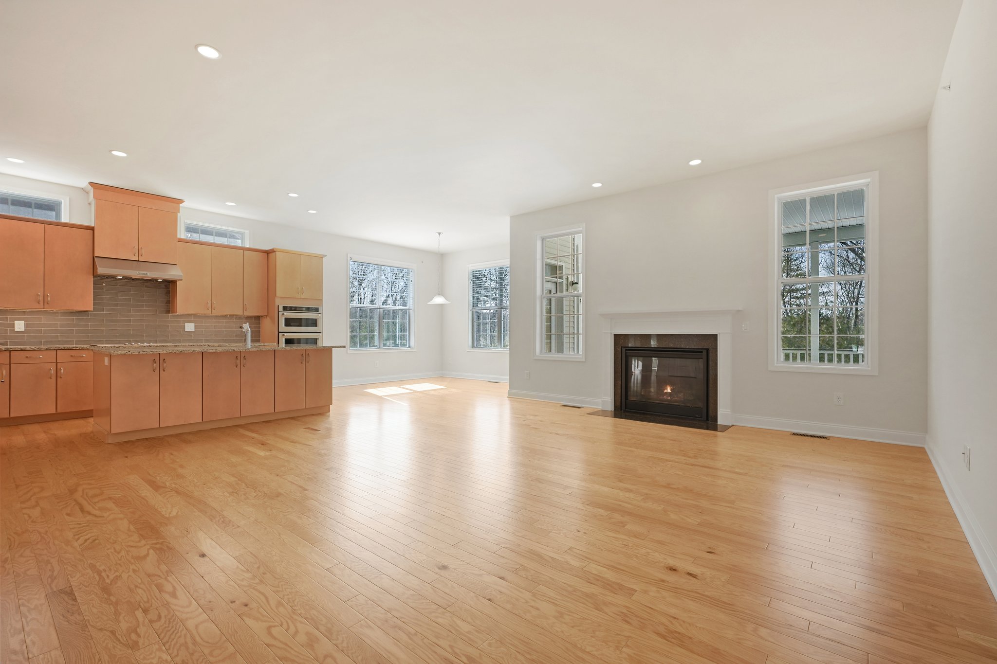 W View Ln-L0303-009.jpg