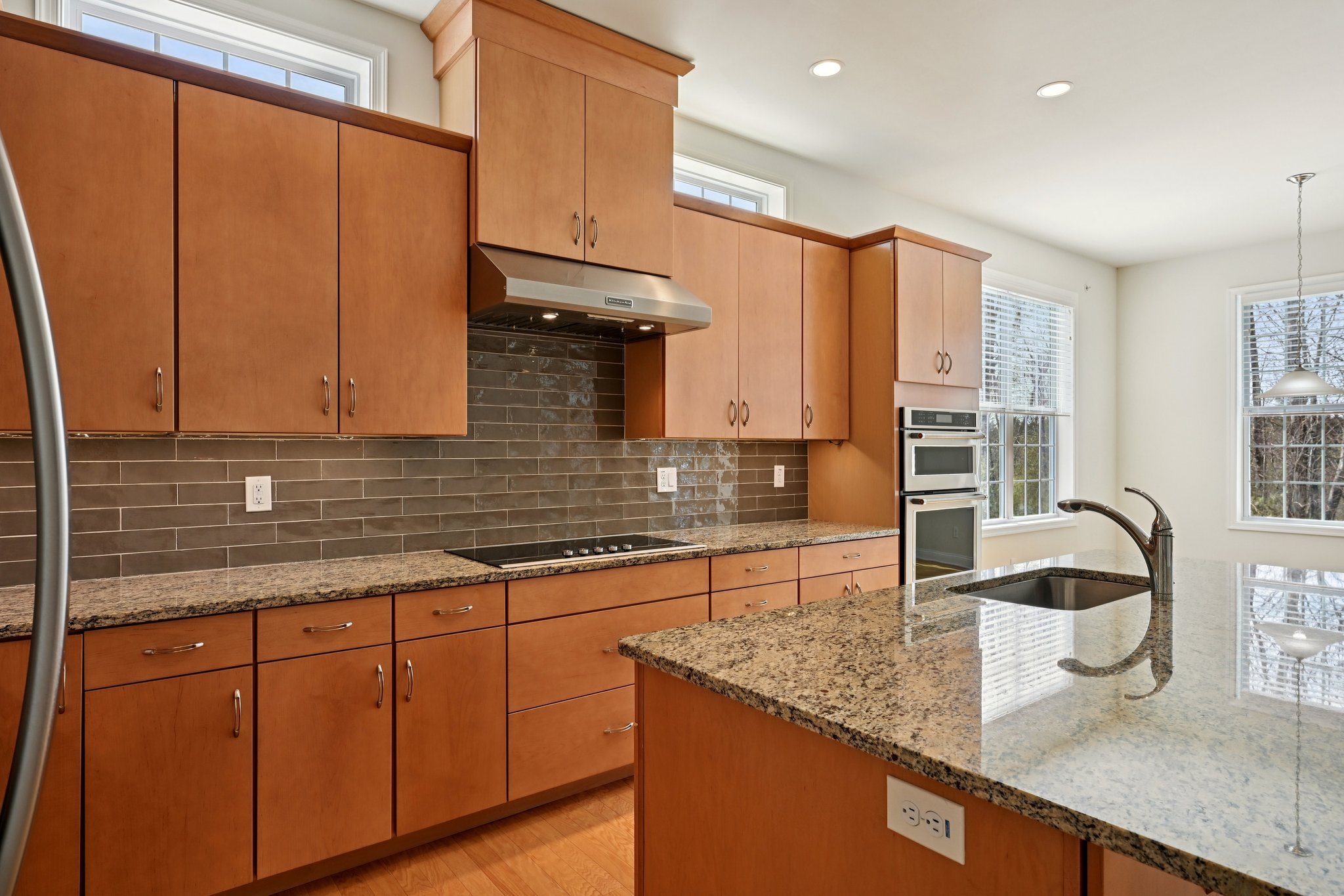 W View Ln-L0303-017.jpg