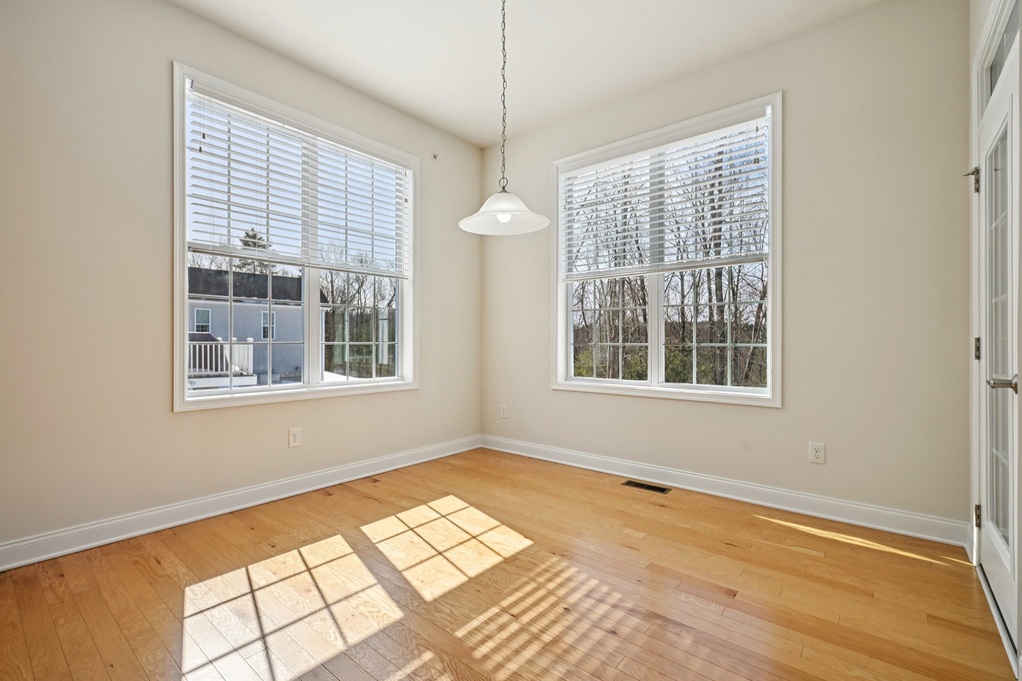 W View Ln-L0303-022.jpg