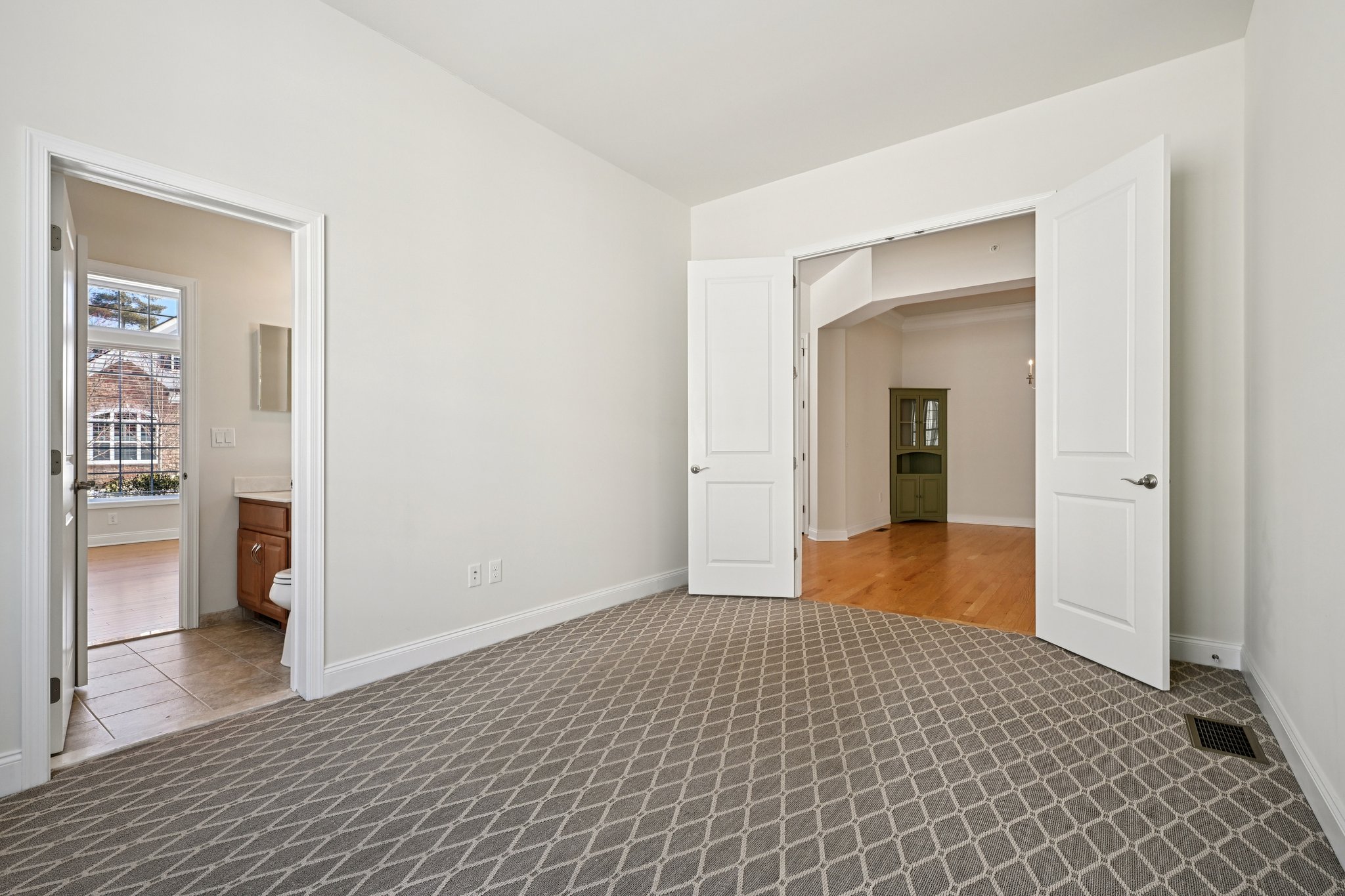 W View Ln-L0303-025.jpg