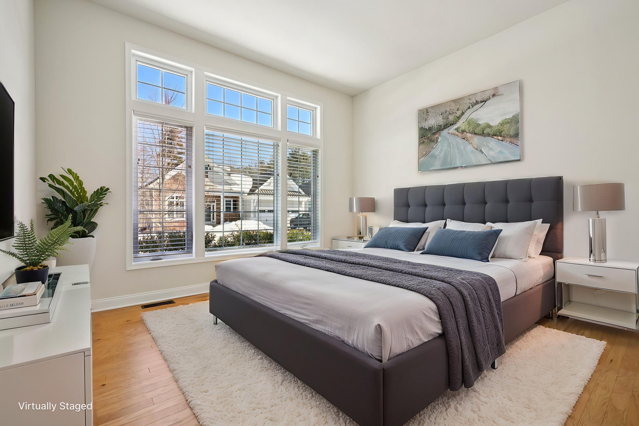 W View Ln-L0303-029 virtually staged.jpeg