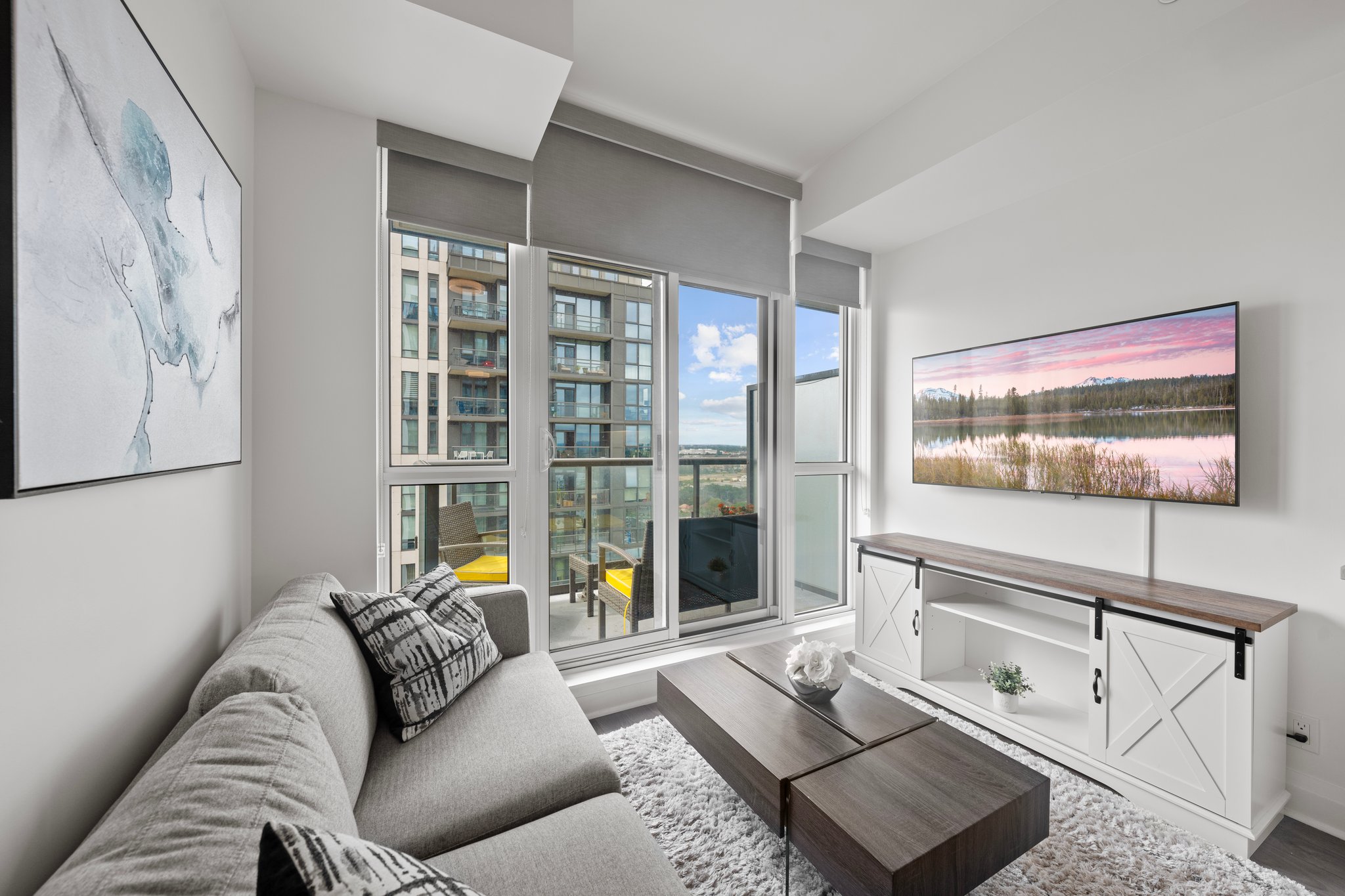 17 Zorra St Unit 1910 Toronto, ON M8Z 0C8