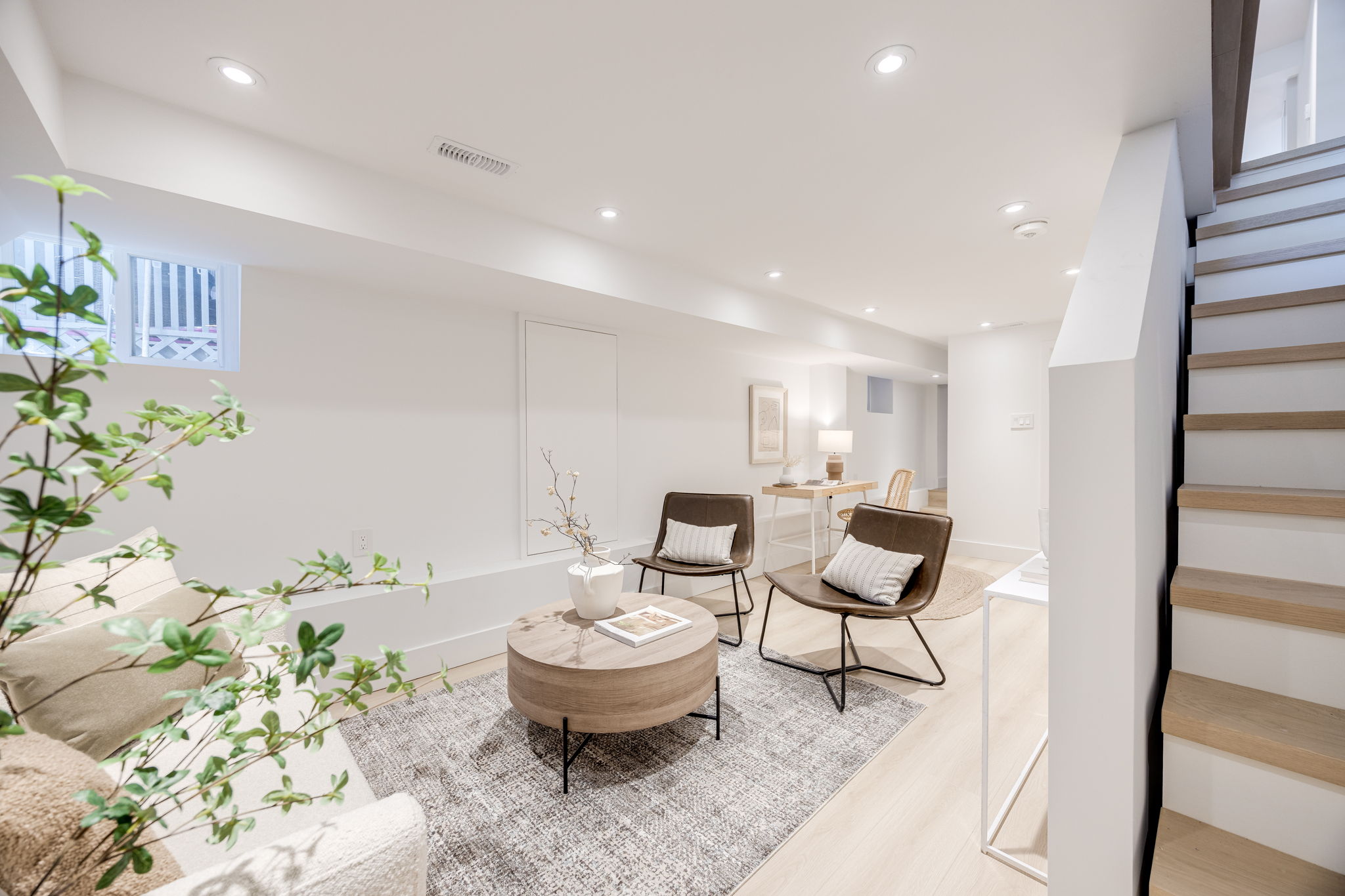 Toronto property showcase — delivered property photograph 35