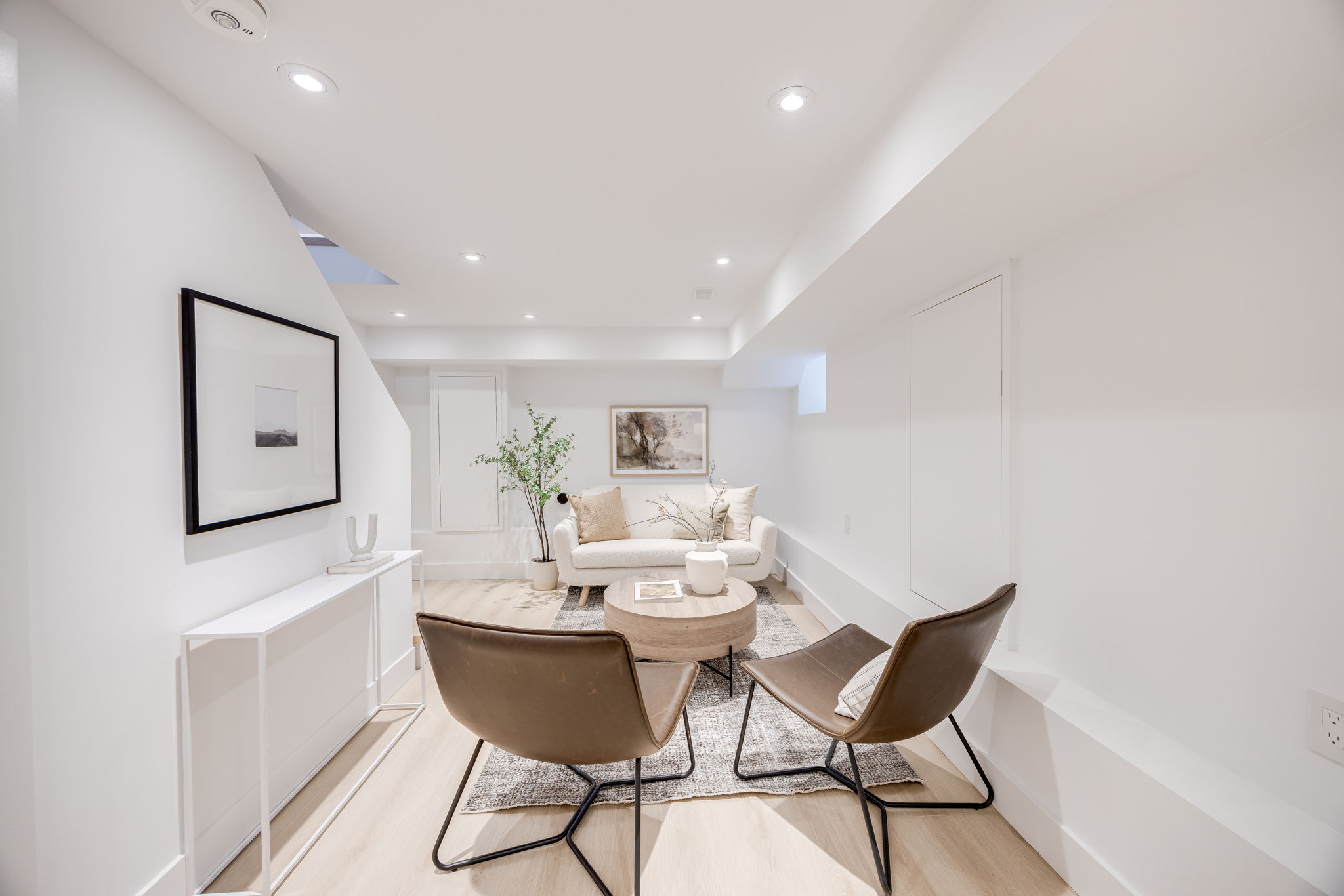 Toronto property showcase — delivered property photograph 36