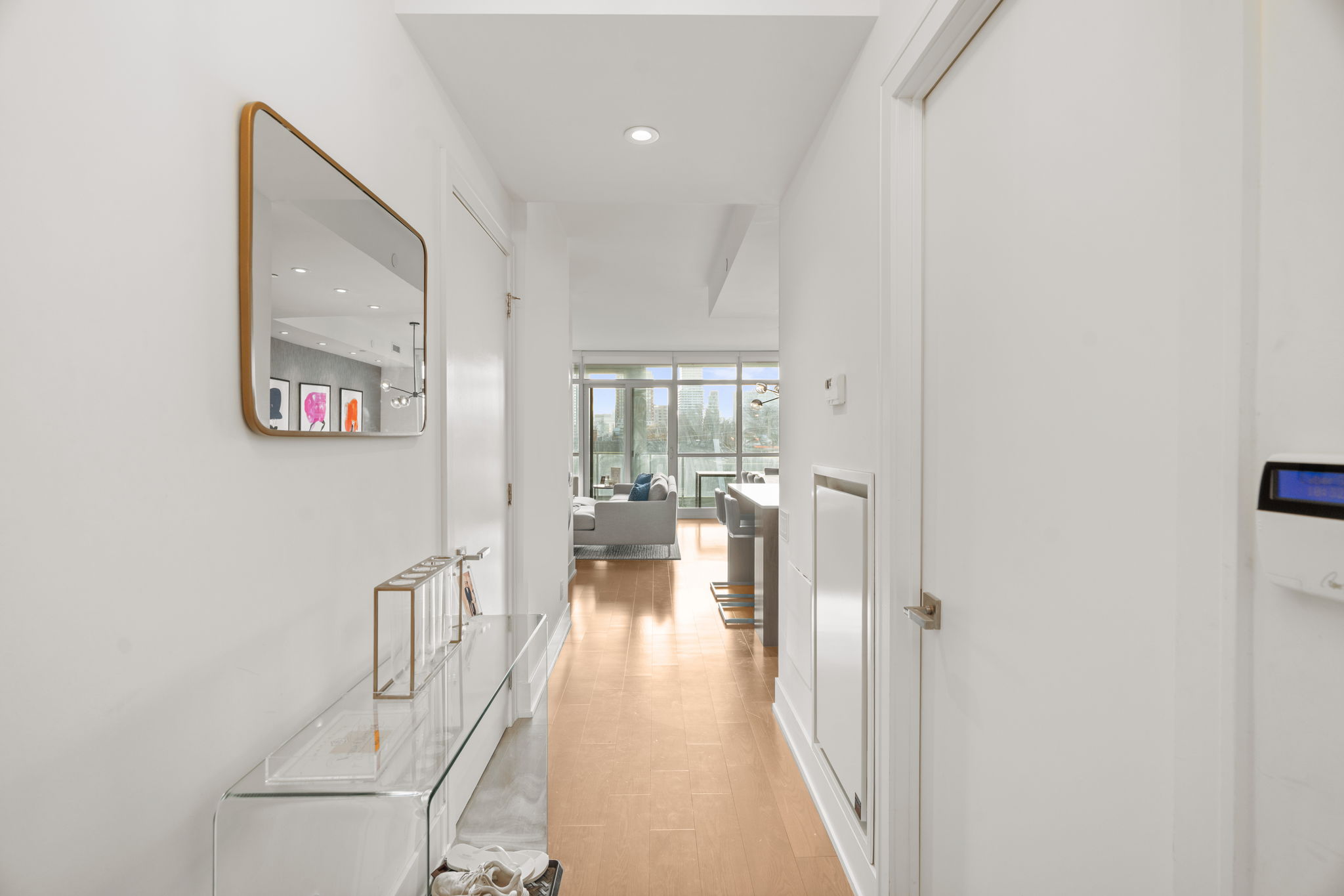 170 Avenue Rd Unit 401 Toronto, ON M5R 0A4